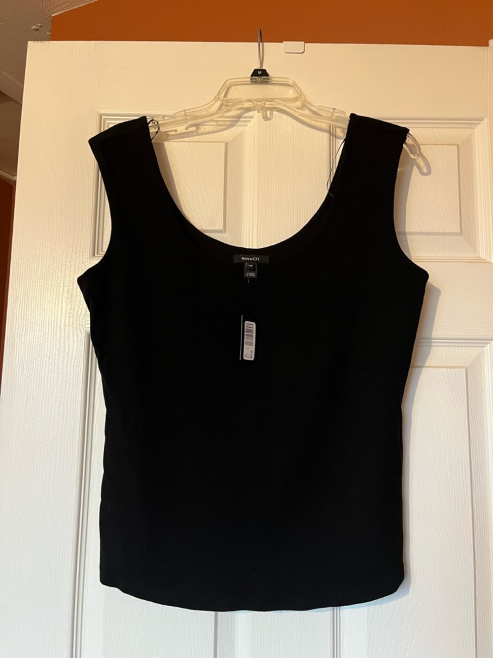 RW&CO. Black Scoop Neck Tank Top